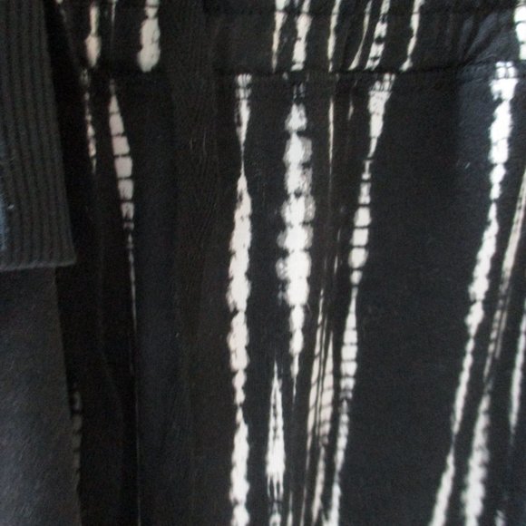 LuLaRoe Jax NWOT SMALL Black White Gray Joggers Sweatpants - Picture 2 of 6